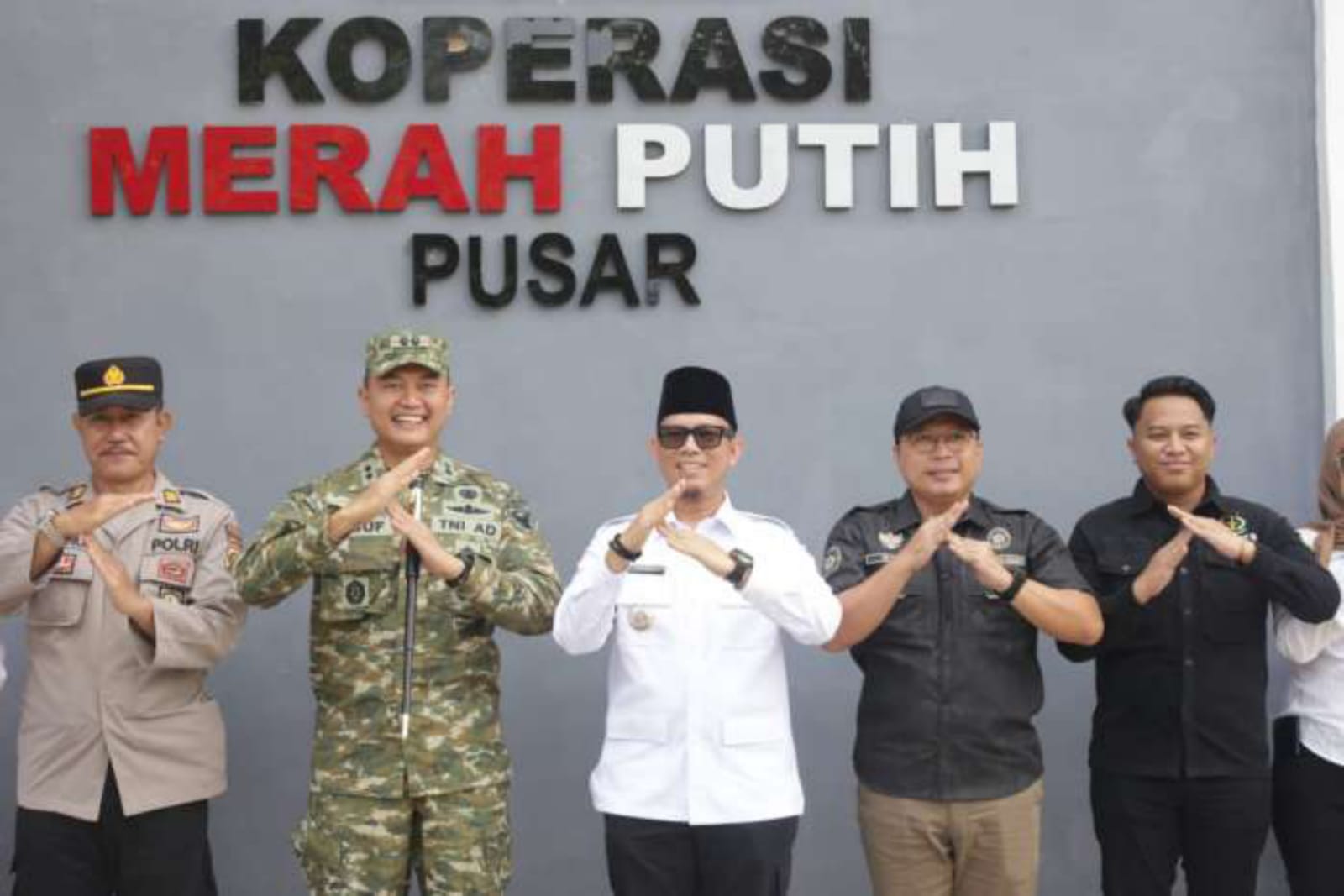 Peresmian 1.061 Koperasi Merah Putih Di OKU oleh Presiden Prabowo di Desa pusar Kabupaten Ogan Komering Ulu