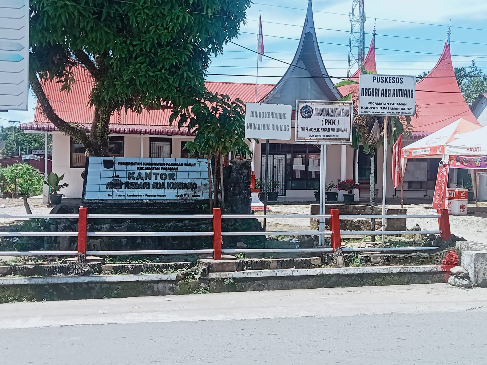 SUMATERA BARAT PASAMAN BARAT DUGAAN PENYELEWENGAN DANA LELANG PASAR NAGARI JORONG PADANG TUJUH DIDUGA KUAT ADA UNSUR KORUPSI PEDAGANG MINTA TRANPARASI DARI PEMERINTAHAN NAGARI AUA KUNIANG